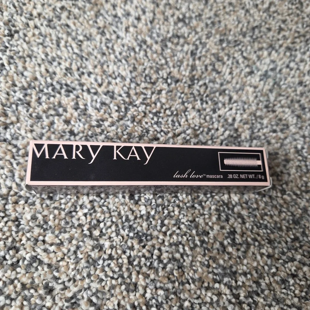 Mary Kay Lash Love Mascara I Heart Brown 0.28 oz Defining Volumizing 041482